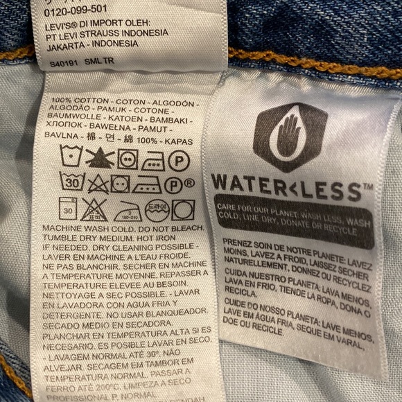 Levi’s High Rise Denim Mini Skirt Deconstructed Iconic Boyfriend Size 25 NWT - Picture 13 of 16